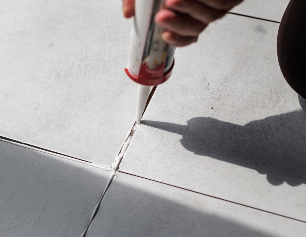 Remove and Replace Silicone From Tiles - Tile Regrouting